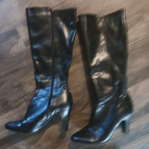 Ladies boots